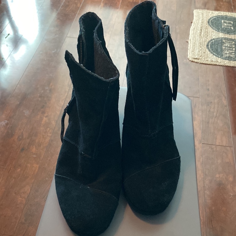 Size 11 wedge booties suede black